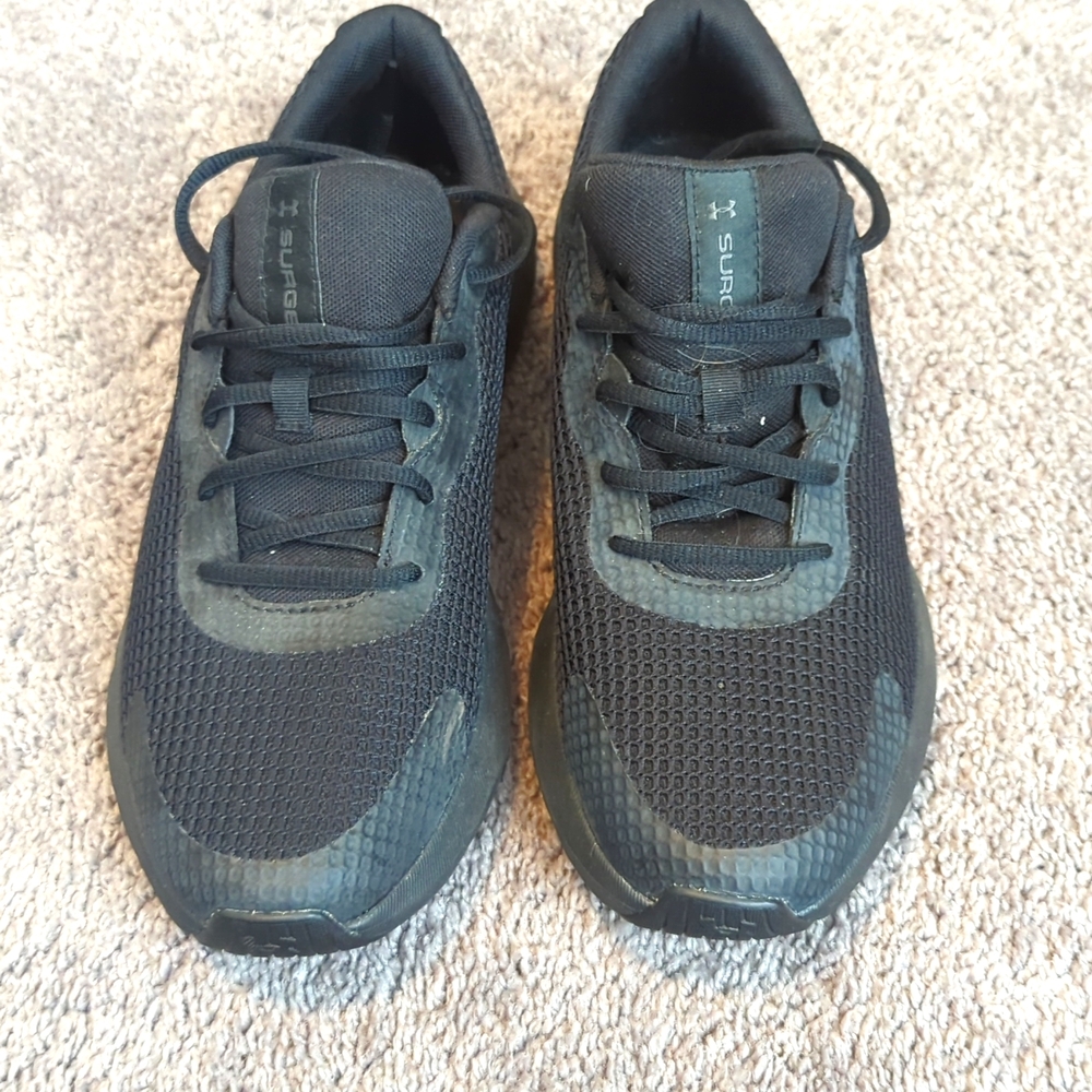 Men's Under Armour Surge Shie